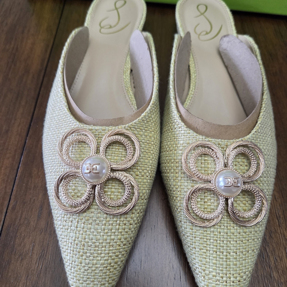 Sam Edelman Pistacho Weave Mules with Gold Floral Detail - Size 9.5